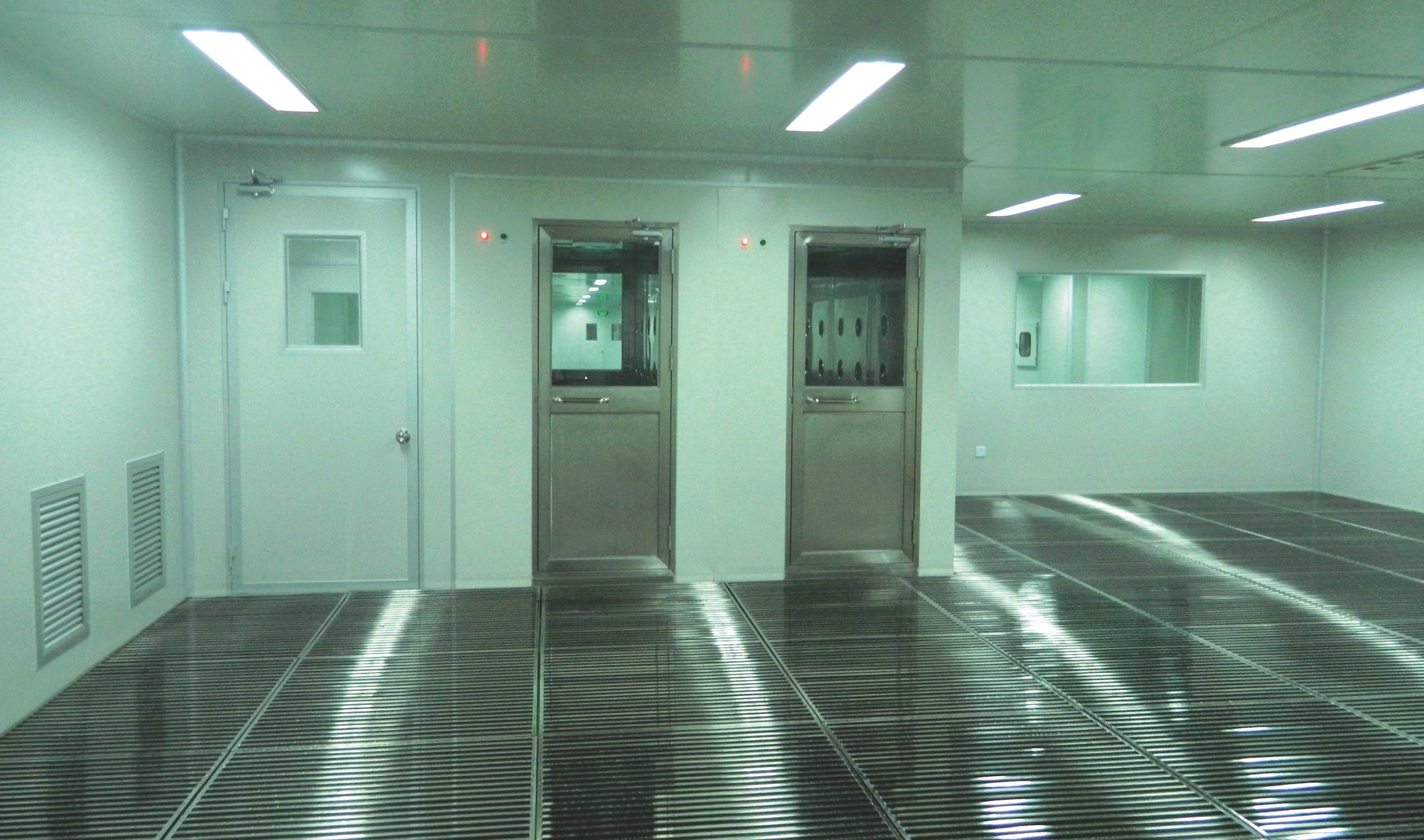 不銹鋼格柵帶接水盤更衣閥